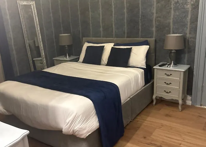 2 Minutes From Drumcondra Station Apartment *