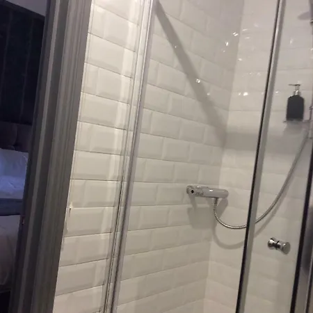 2 Minutes From Drumcondra Station Daire